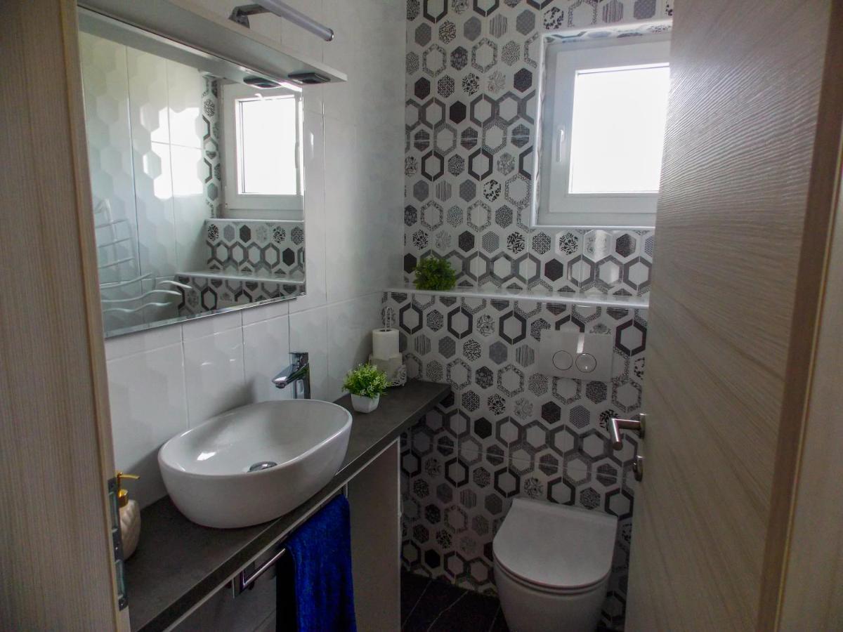 Apartman Bamboo Nin Esterno foto