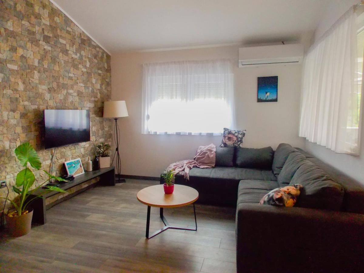 Apartman Bamboo Nin Esterno foto